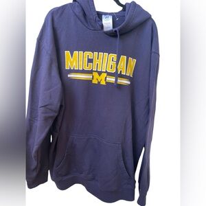 Michigan NWT hooded pullover by Russell XL